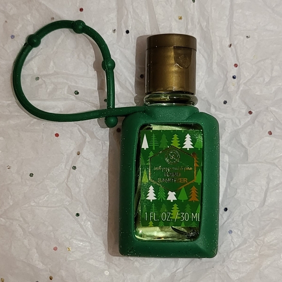 Holiday Pedicure Kit and Sanitizer - Picture 4 of 5